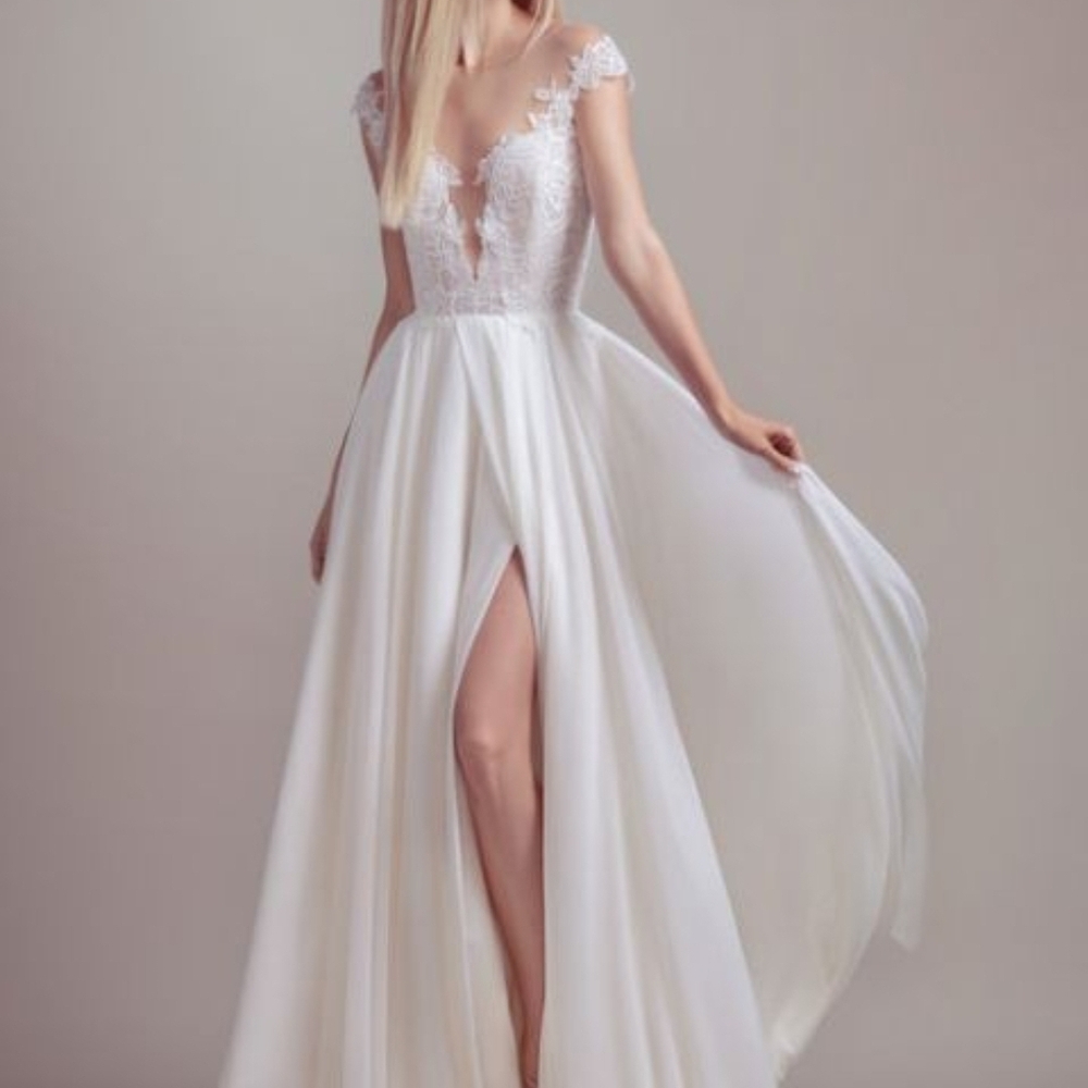 Hayley Paige Soleil Bridal Gown Size 12 NWOT